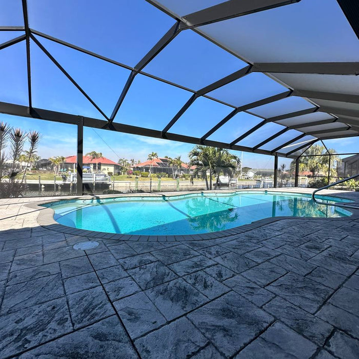 What Are the Different Types of Pool Screen Enclosures?