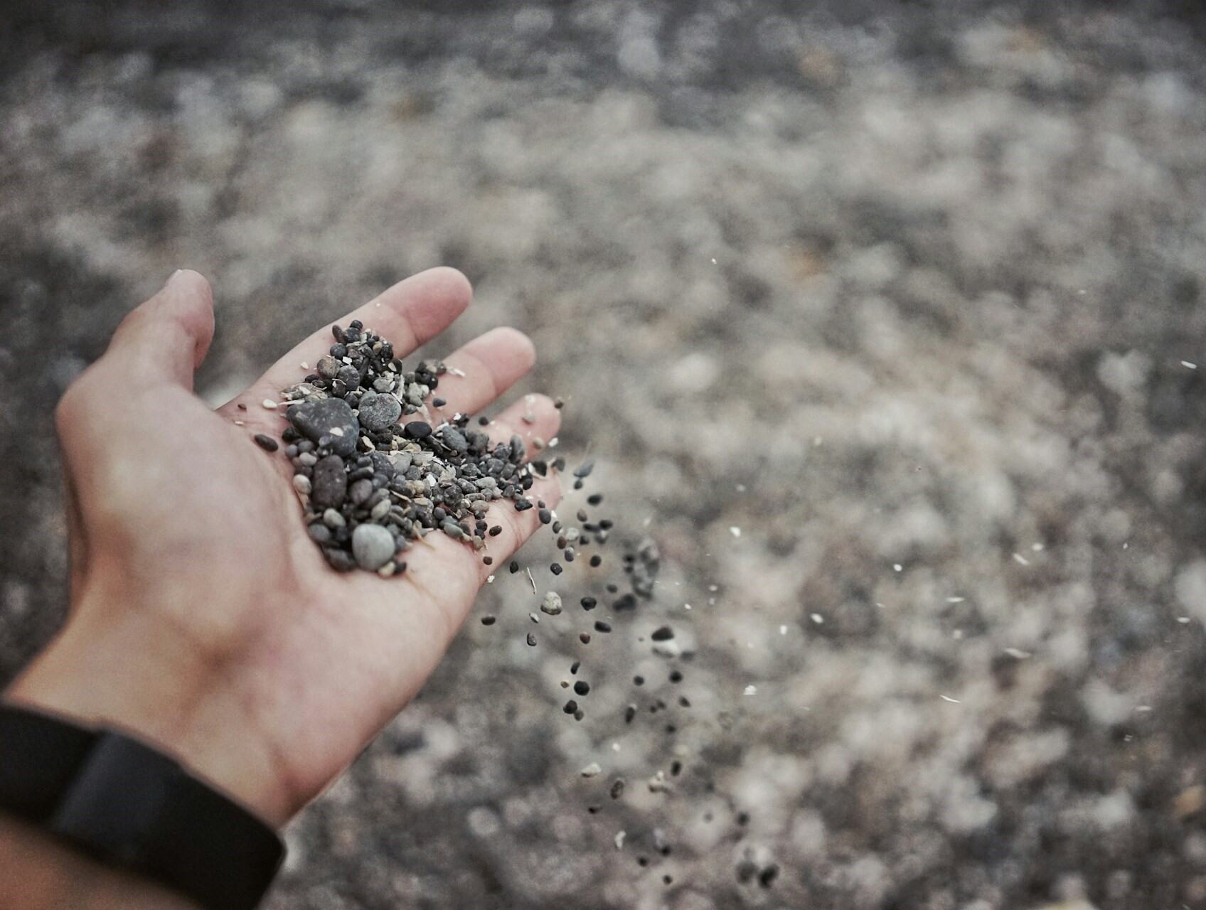 how much gravel do I need for a 10x12 shed