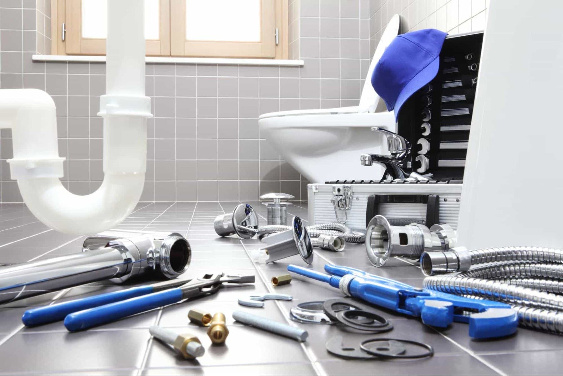 How to Fix Common Plumbing Problems Before They Wreck Your Home