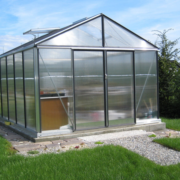 how does a greenhouse work in summer
