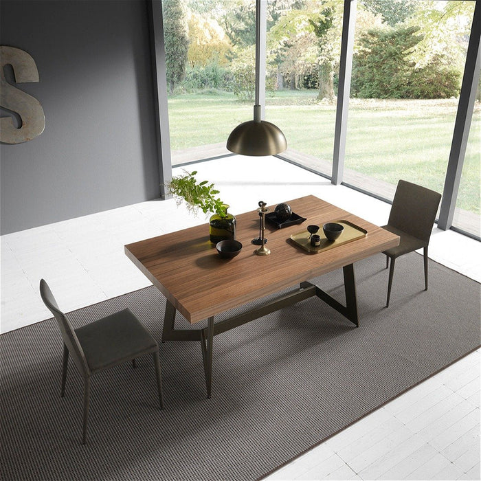 A Guide to Choosing a Designer Rectangular Dining Table That Matches Your Interior Style