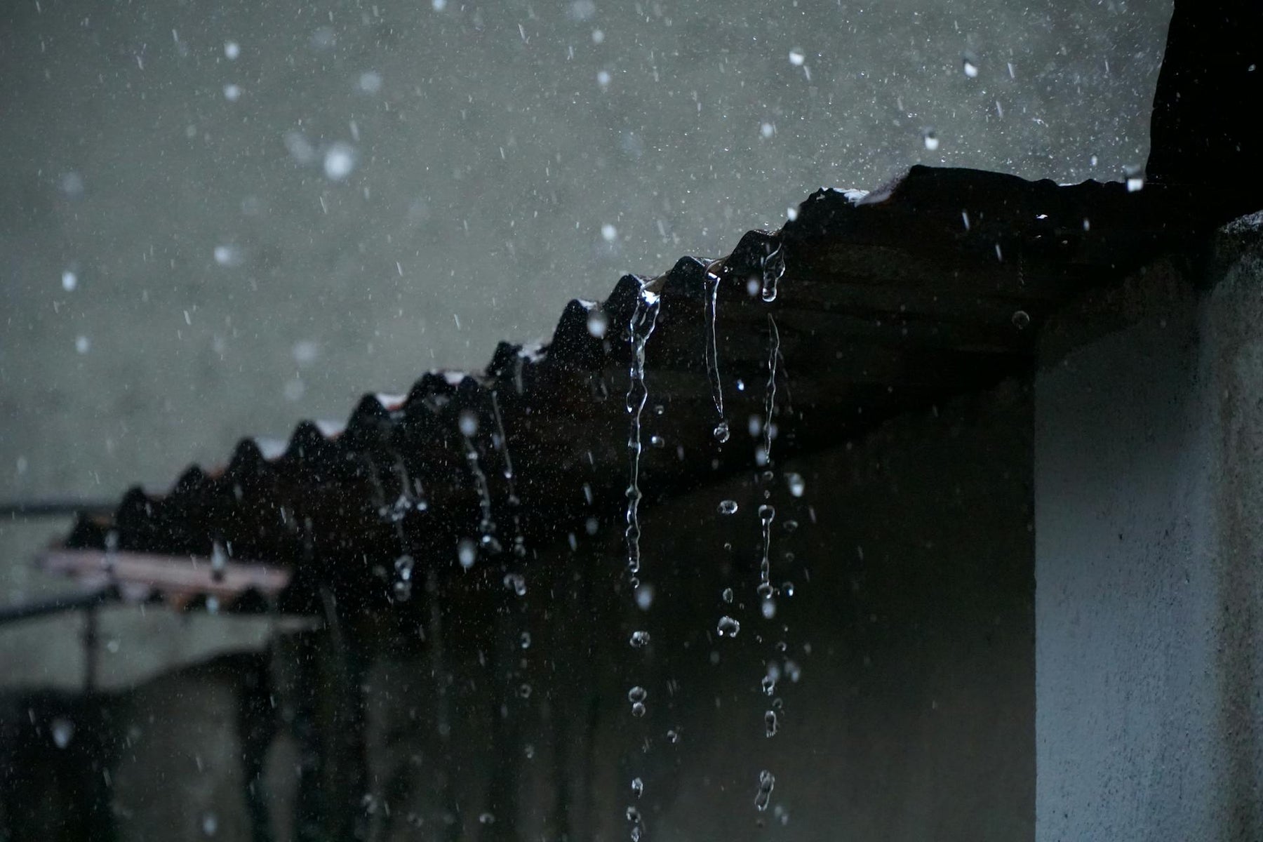 how to keep things dry in a shed