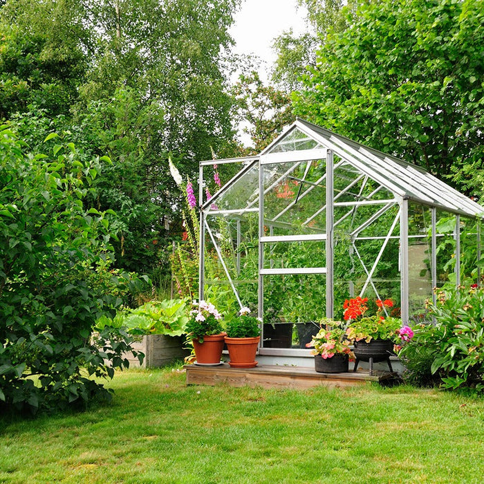 how to heat a greenhouse without electricity