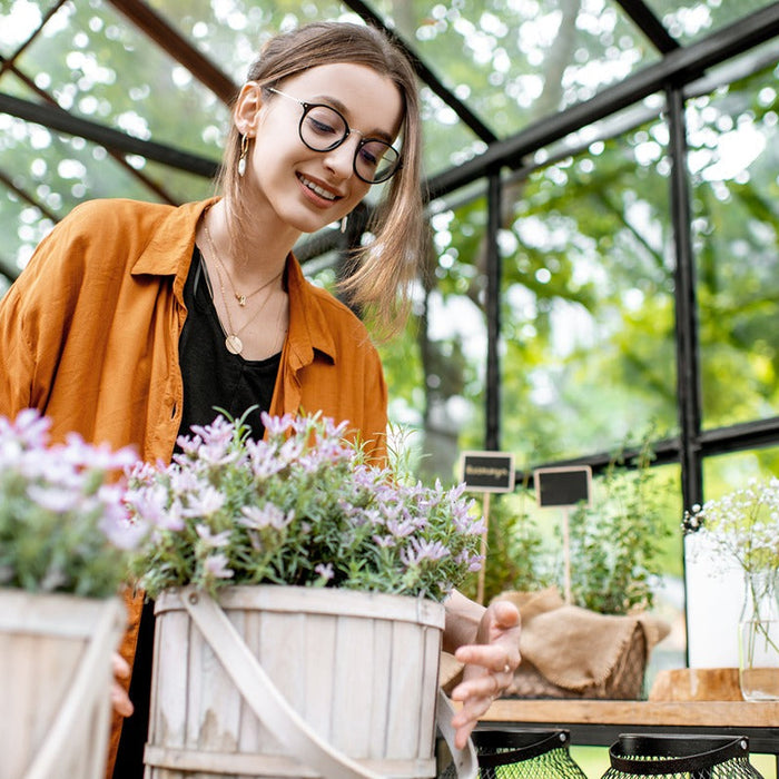 how to heat a small greenhouse