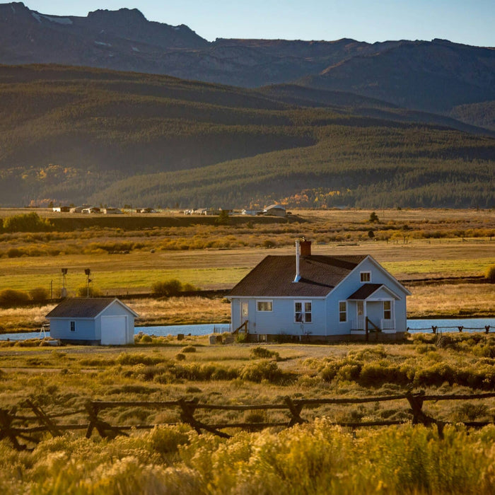 Solar Battery Benefits for Off-Grid Homesteaders