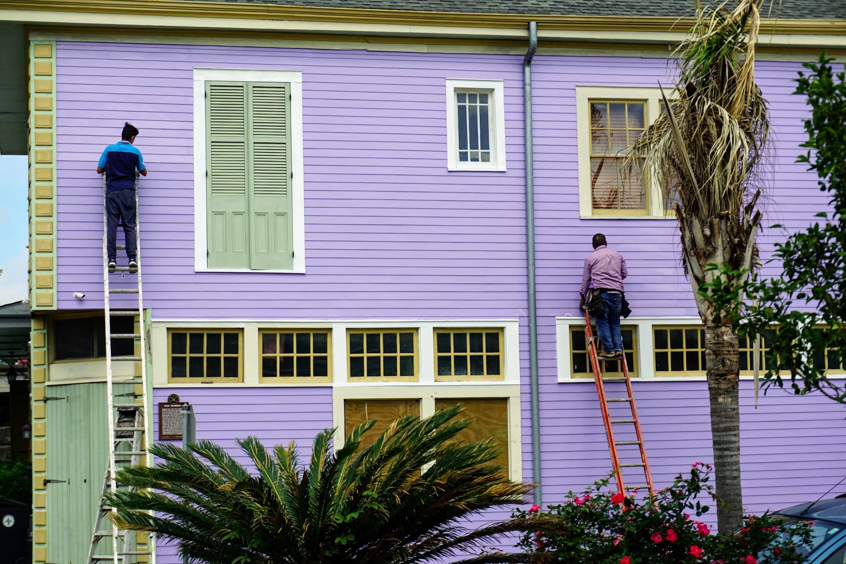 6 Signs Your Home or Homestead Structures Need Professional Painting