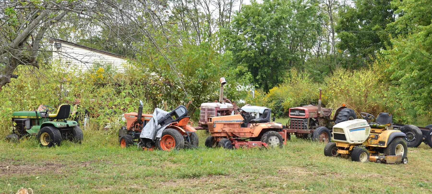 How to Transport Heavy Equipment Around a Homestead
