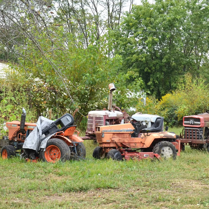 How to Transport Heavy Equipment Around a Homestead