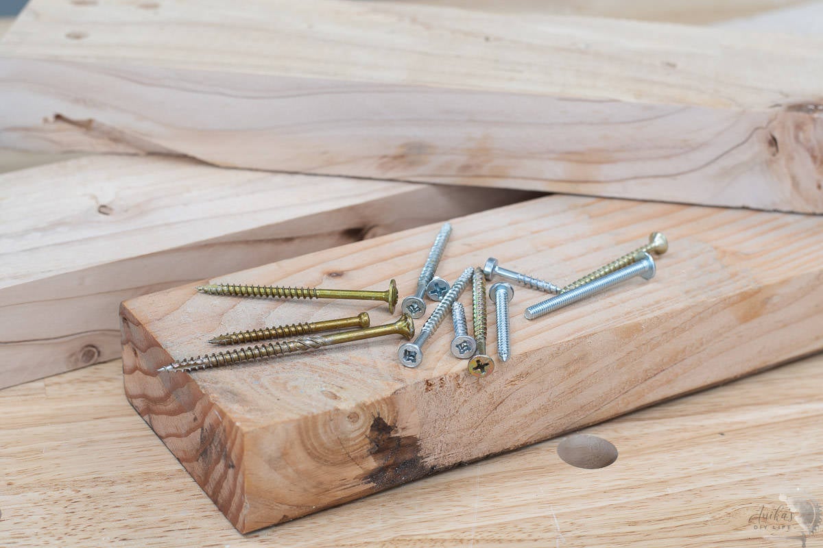 How to Choose the Right Screws for Your Home Projects